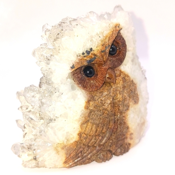 Quartz crystal hand carved owl - Picture 4 of 4